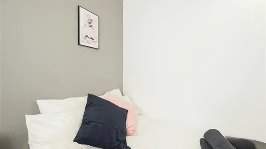 Rooms in Madrid Centro - photo 3