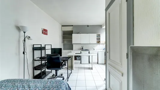 Apartments in Lyon - photo 6