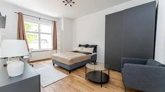 Apartments in Berlin Charlottenburg-Wilmersdorf - photo 2