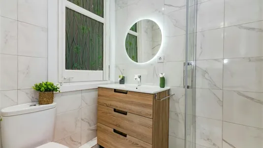 Rooms in Barcelona Eixample - photo 9