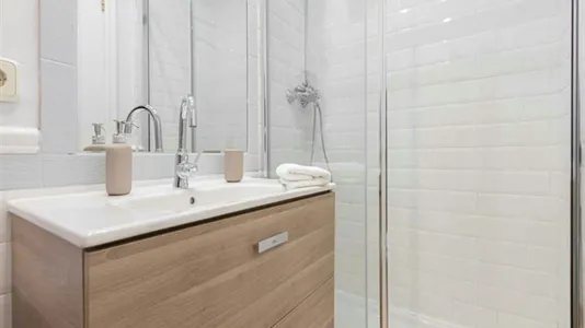 Rooms in Madrid Centro - photo 9