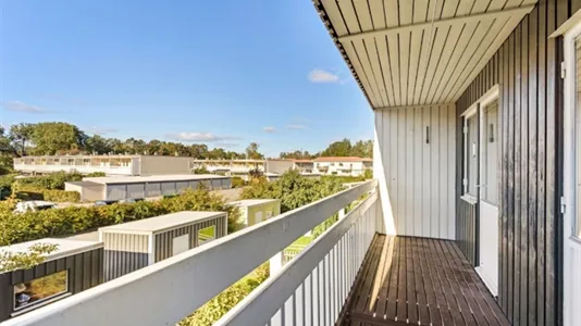 Houses in Järfälla - photo 3