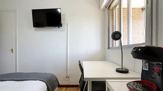 Rooms in Guadalajara - photo 5