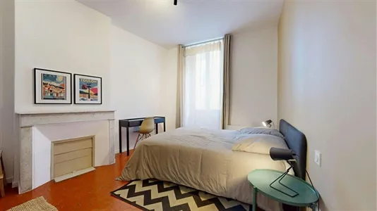 Apartments in Toulon - photo 8