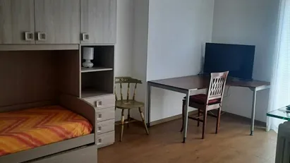 Room for rent in Milano Zona 9 - Porta Garibaldi, Niguarda, Milan