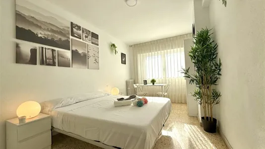 Rooms in Zaragoza - photo 2