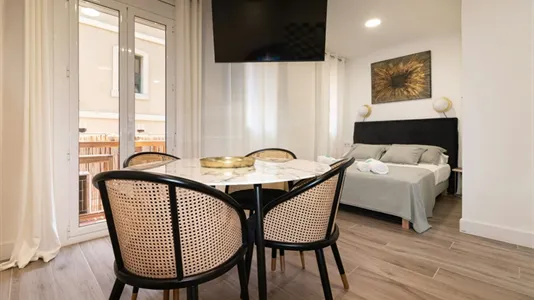 Apartments in Barcelona Ciutat Vella - photo 7