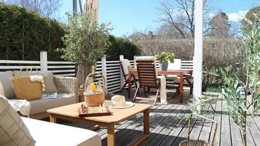 Houses in Strängnäs - photo 1