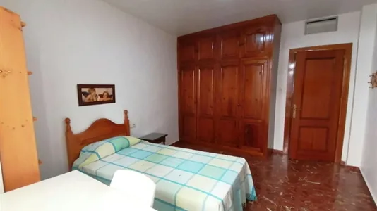 Rooms in Granada - photo 3