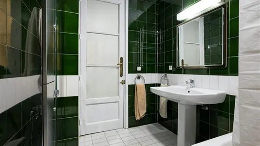 Rooms in Madrid Centro - photo 9