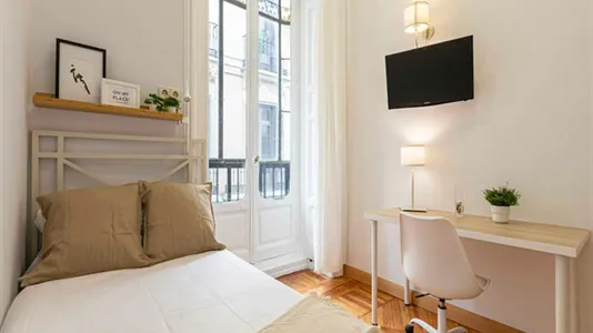 Rooms in Madrid Centro - photo 1