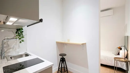 Rooms in Madrid Centro - photo 1
