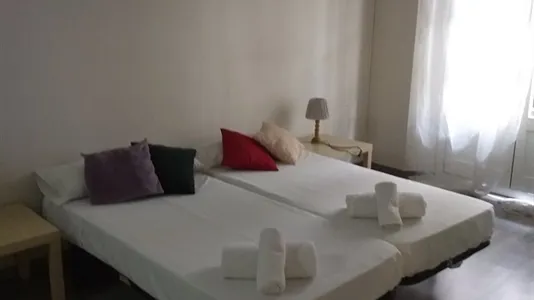Apartments in Barcelona Ciutat Vella - photo 4