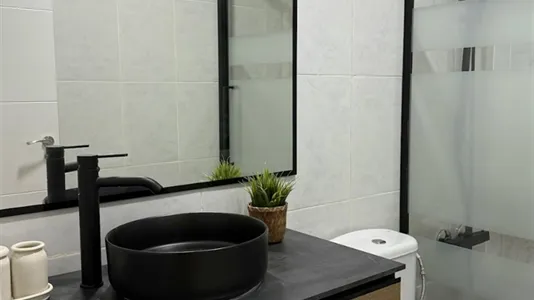 Rooms in Madrid Hortaleza - photo 9