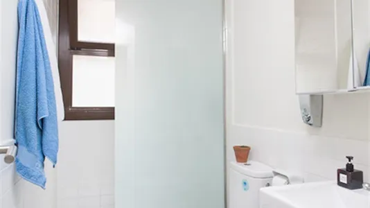 Rooms in Barcelona Ciutat Vella - photo 10