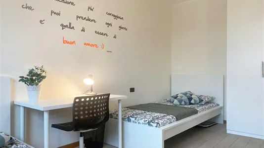 Rooms in Milano Zona 2 - Stazione Centrale, Gorla, Turro, Greco, Crescenzago - photo 1