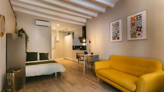 Apartments in Barcelona Ciutat Vella - photo 4