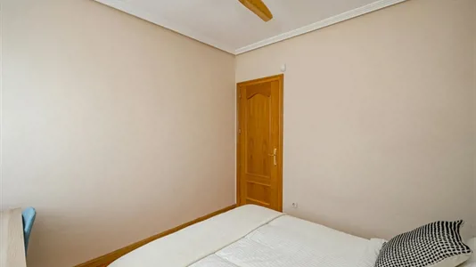 Rooms in Madrid Hortaleza - photo 3