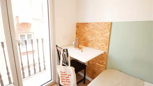 Rooms in Barcelona Sants-Montjuïc - photo 3