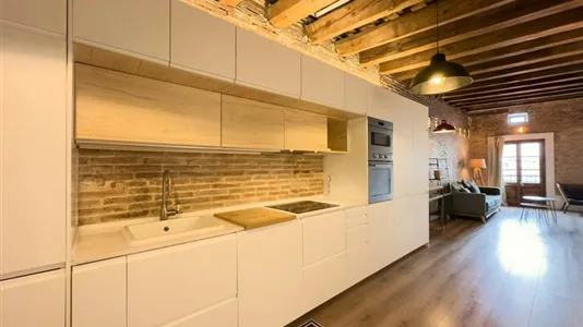 Apartments in Barcelona Ciutat Vella - photo 5