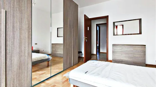 Rooms in Milano Zona 8 - Fiera, Gallaratese, Quarto Oggiaro - photo 2