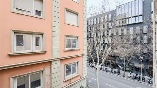 Rooms in Barcelona Eixample - photo 5