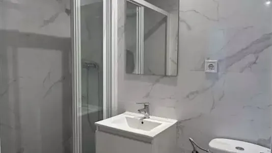 Rooms in Barcelona Eixample - photo 8