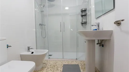 Rooms in Málaga - photo 9