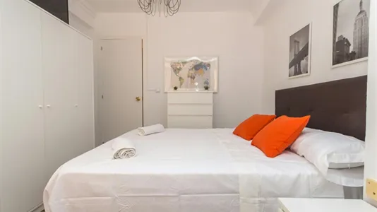 Rooms in Málaga - photo 4