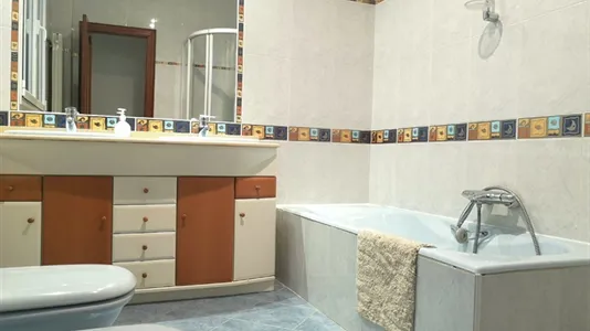 Rooms in Madrid Salamanca - photo 10