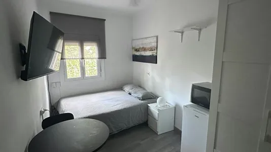 Rooms in Barcelona Nou Barris - photo 1