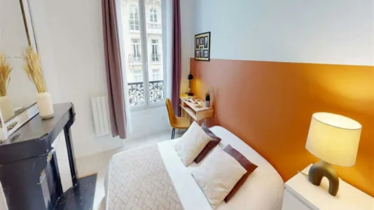 Rooms in Paris 16éme arrondissement (North) - photo 1