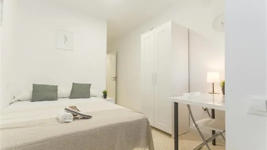 Rooms in Málaga - photo 5