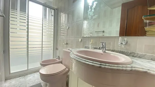 Rooms in Adaro - photo 9