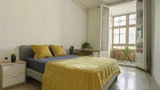 Rooms in Barcelona Eixample - photo 1