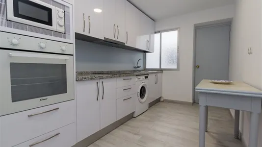 Rooms in Málaga - photo 7