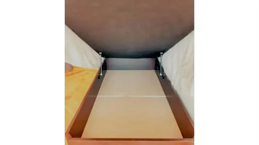 Rooms in Oviedo - photo 7