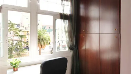 Rooms in Barcelona Eixample - photo 8