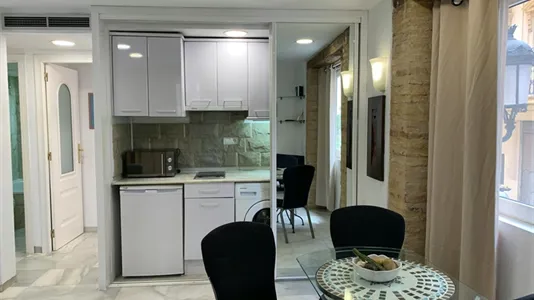 Apartments in Valencia Ciutat Vella - photo 1