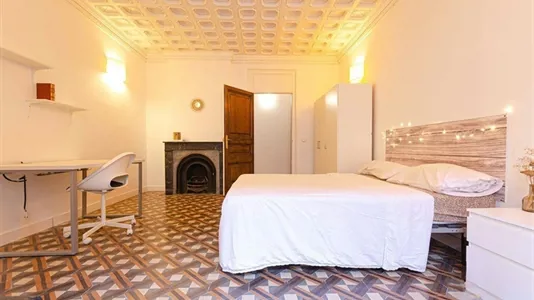 Rooms in Barcelona Ciutat Vella - photo 2