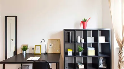 Room for rent in Buccinasco, Lombardia