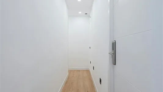 Rooms in Madrid Centro - photo 9
