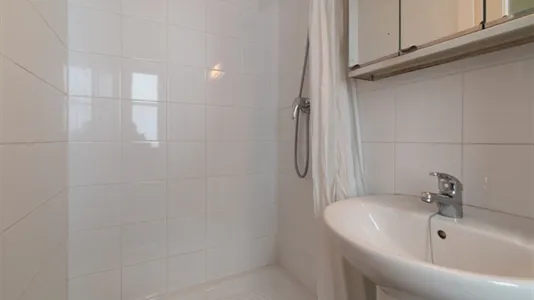 Rooms in Madrid Chamartín - photo 6