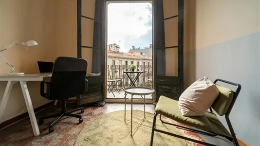 Rooms in Barcelona Eixample - photo 2