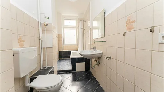 Rooms in Berlin Friedrichshain-Kreuzberg - photo 8