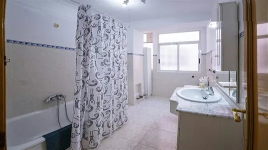 Rooms in el Camí de Vera - photo 10