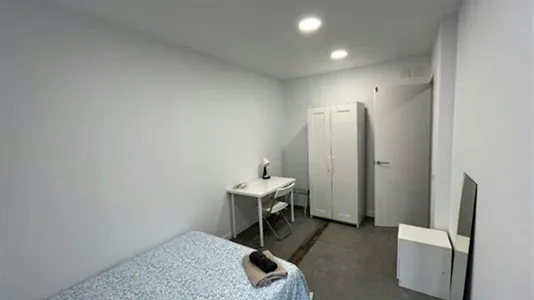 Rooms in Barcelona Eixample - photo 5