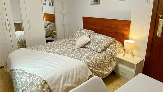 Rooms in Zaragoza - photo 1