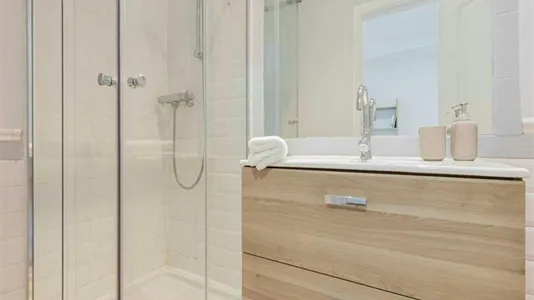 Rooms in Madrid Centro - photo 3