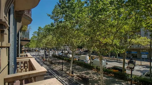 Rooms in Barcelona Eixample - photo 8